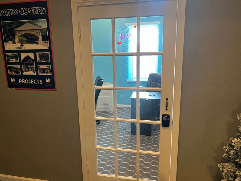 More Photos Of 15014 Iowa St, Austin Industrial For Sale