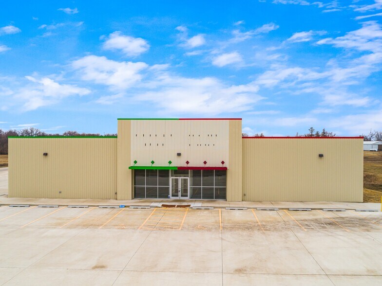 More Photos Of 970 Highway 18, Britt Freestanding For Sale