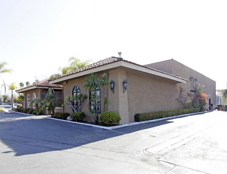 More Photos Of 22731 Aspan St, Lake Forest Restaurant For Lease