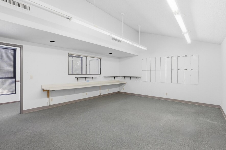 More Photos Of 215 N Beeline Hwy, Payson Office For Sale