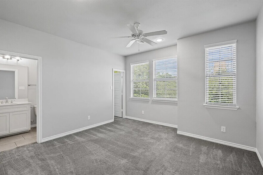 More Photos Of 2611 McCart Ave, Fort Worth Apartments For Sale