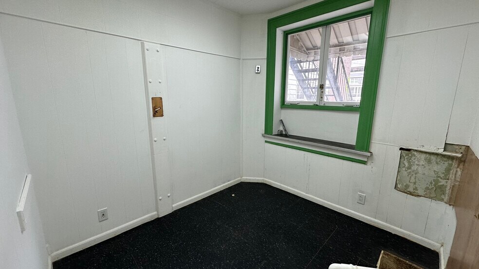 More Photos Of 28 N 3rd St, Easton Office Residential For Lease