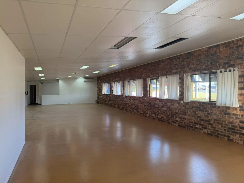 Primary Photo Of 1A Hughes St, Batemans Bay Showroom For Lease