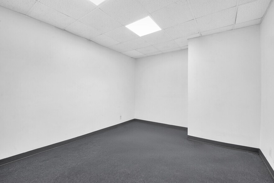 More Photos Of 1494 Ocean Ave, Brooklyn Flex For Lease