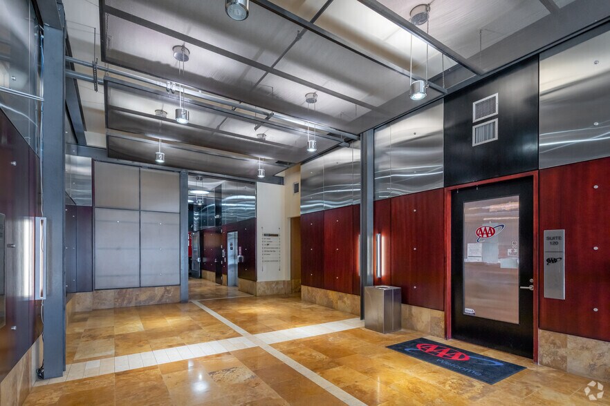 More Photos Of 445 E Market St, Louisville Office For Sale