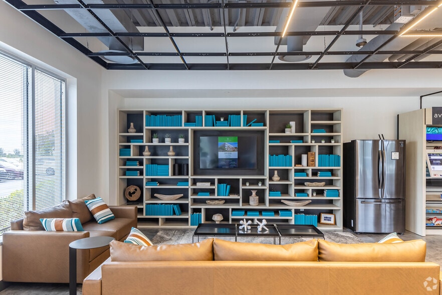 More Photos Of 9725 NW 117th Ave, Medley Unknown For Lease