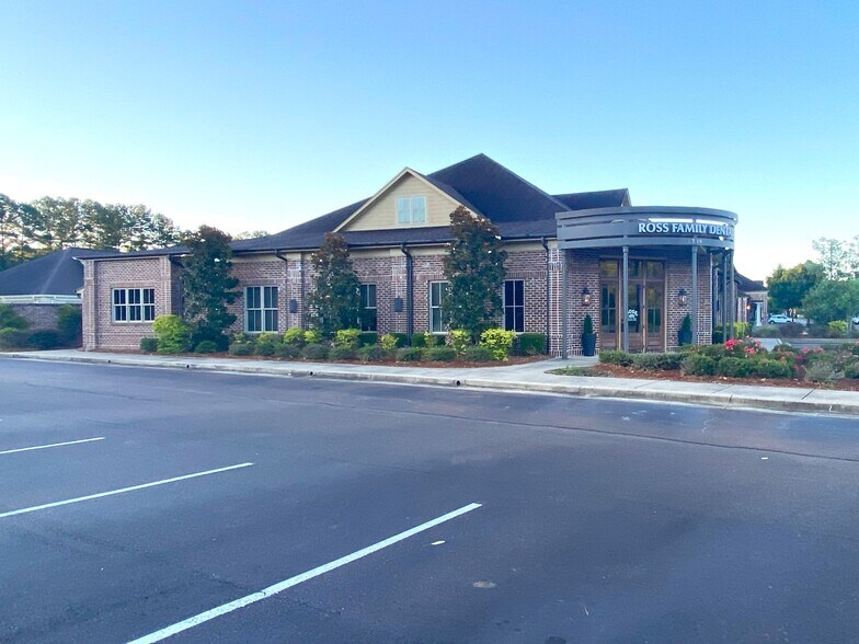More Photos Of 2710 West Oxford Loop, Oxford Healthcare For Sale