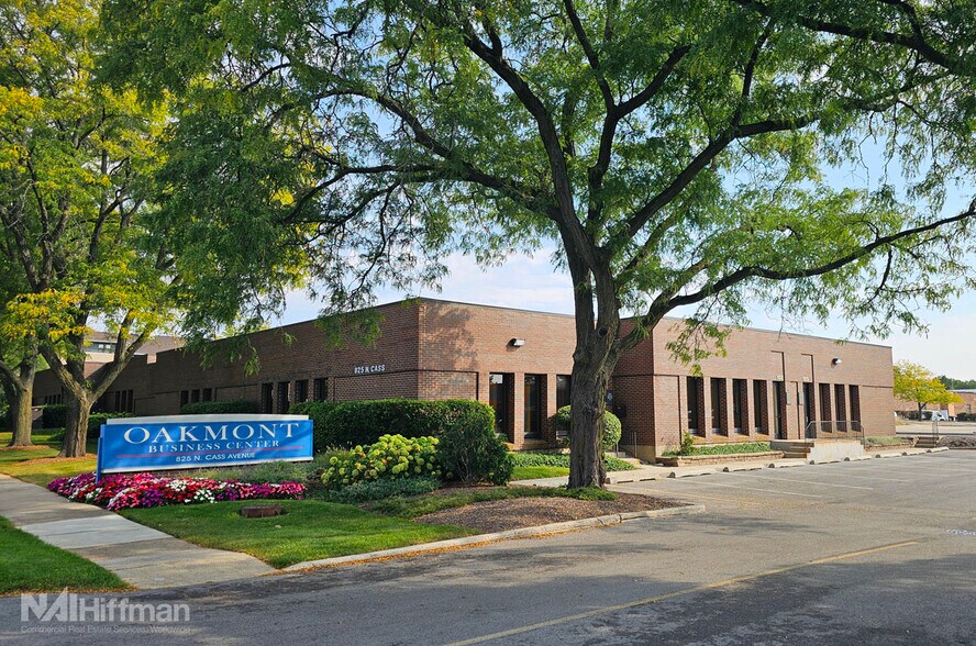 Primary Photo Of 825 N Cass Ave, Westmont Office For Lease