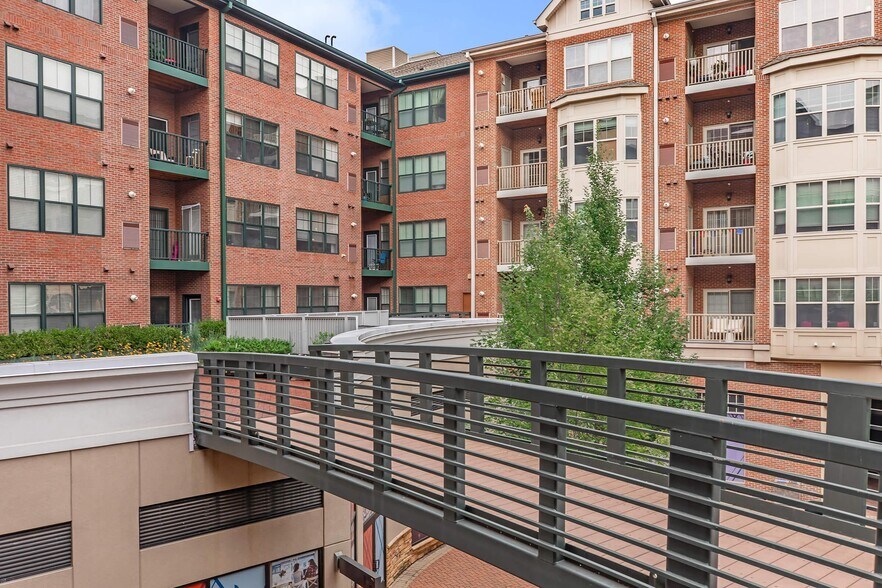 More Photos Of 515 West Ave, Norwalk Unknown For Lease