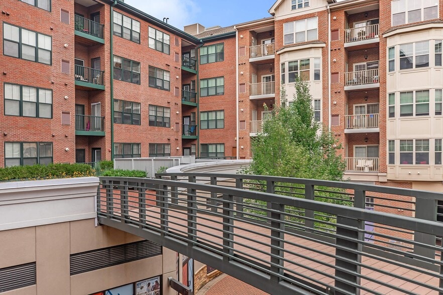 More Photos Of 515 West Ave, Norwalk Unknown For Lease