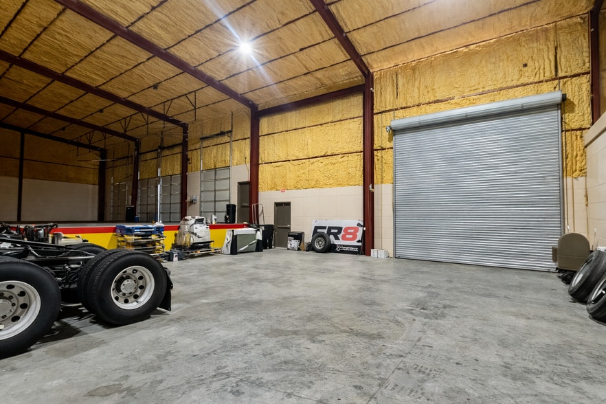 More Photos Of 13703 Cabezut Dr, Laredo Warehouse For Lease