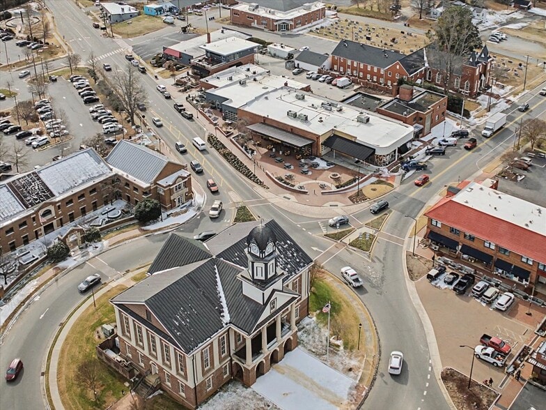 More Photos Of 39 West St, Pittsboro Restaurant For Lease