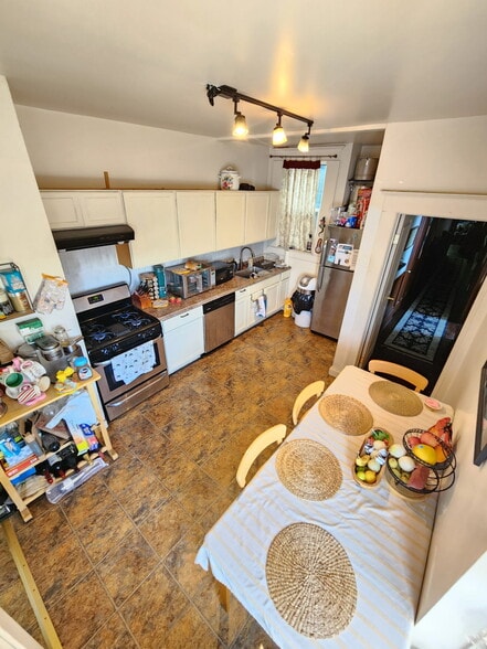 More Photos Of 1608 Folsom St, San Francisco Multifamily For Sale