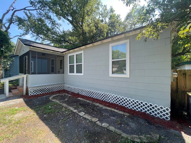 More Photos Of 619 Linwood Ave, Jacksonville Specialty For Sale
