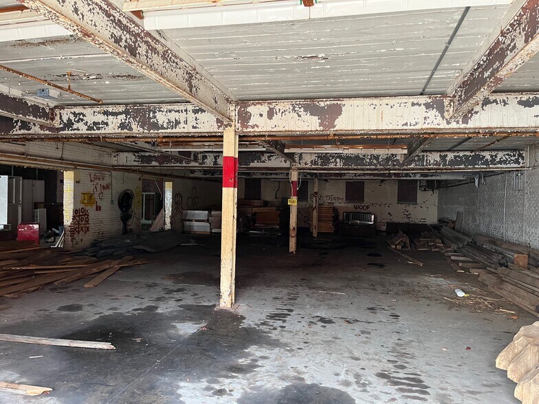 More Photos Of 71 Park Ave, Griffin Warehouse For Sale