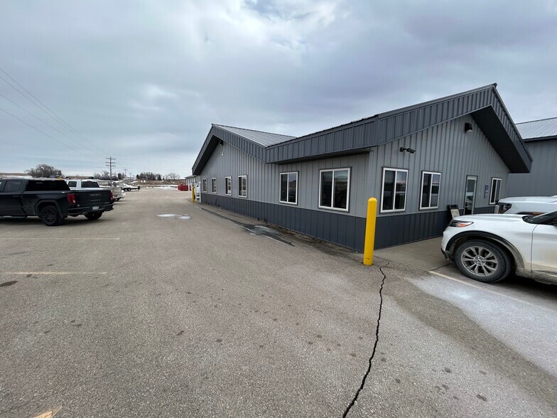 More Photos Of 829 Rolling View Ln SE, Pine Island Warehouse For Sale