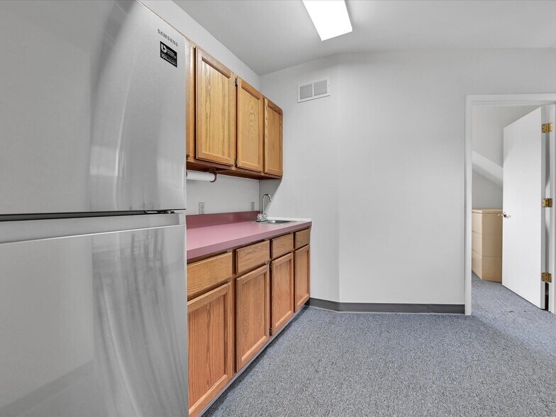 More Photos Of 120 Commons Ct, Chadds Ford Office For Lease