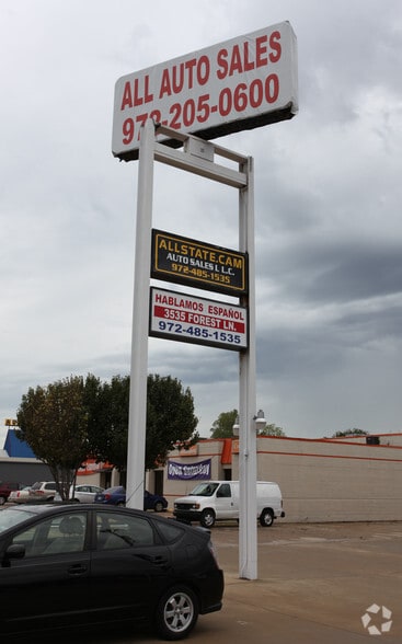 More Photos Of 3535 Forest Ln, Garland Auto Dealership For Sale