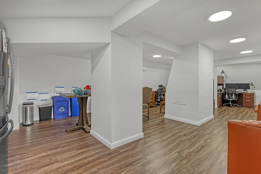 More Photos Of 2701 W Okeechobee Blvd, West Palm Beach Office For Sale