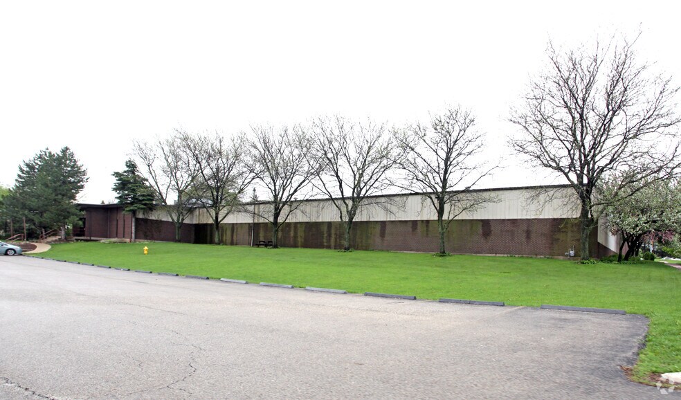 Primary Photo Of 5501 Walnut Ave, Downers Grove Skating Rink For Sale