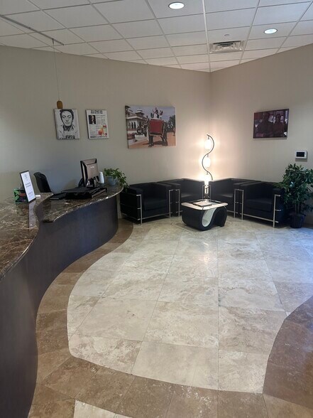 More Photos Of 4974 S Rainbow Blvd, Las Vegas Office For Sale