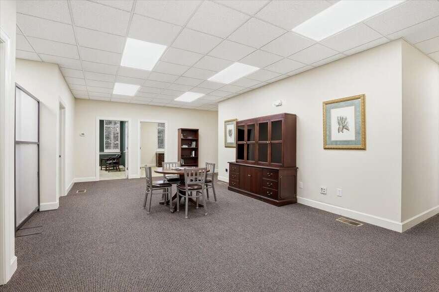 More Photos Of 2120 N Queen St, Kinston Office For Lease