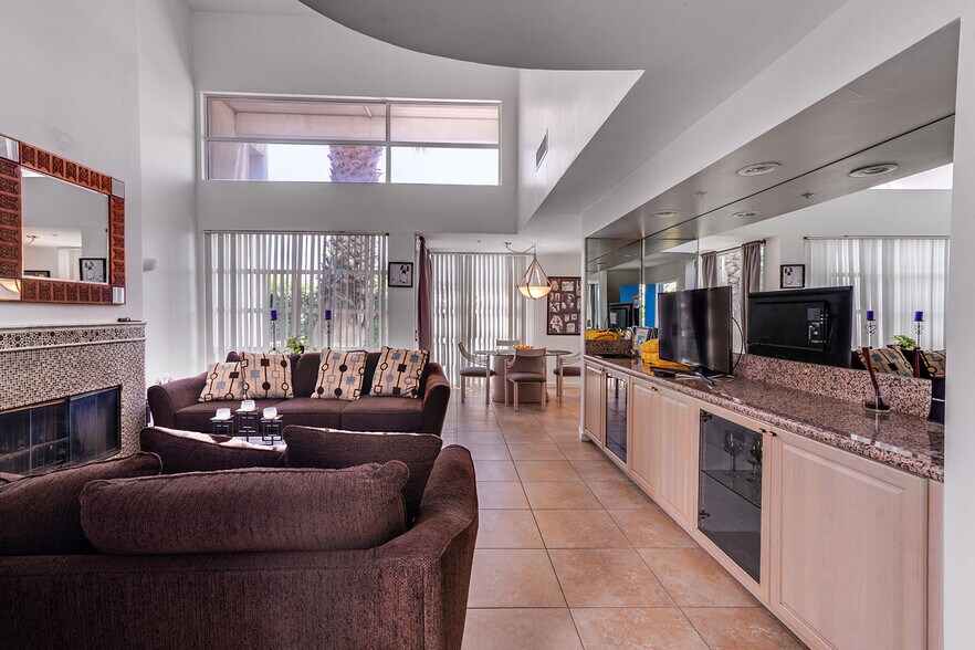 More Photos Of 67590 Jones Rd, Cathedral City Hotel For Sale