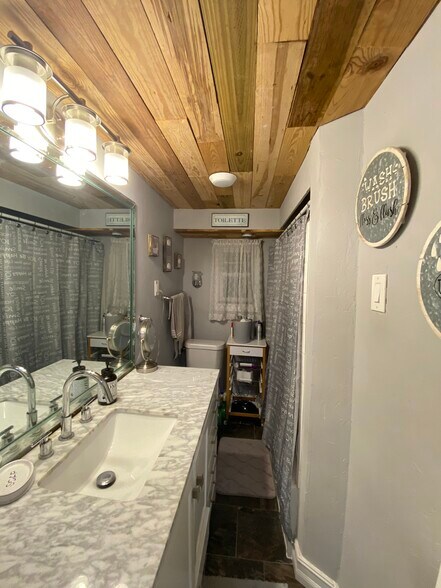 More Photos Of 8051 Ulmerton Rd, Largo Office For Sale