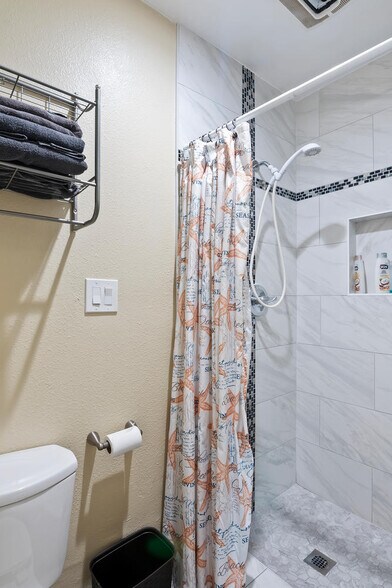 More Photos Of 1910 W Lincoln St, Long Beach Multifamily For Sale