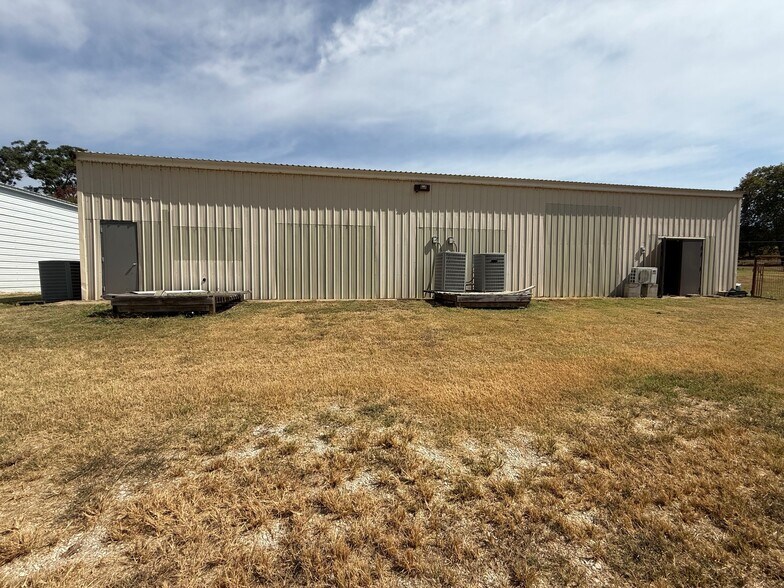 More Photos Of 1144 Buckstitch Rd, Sulphur Industrial For Sale