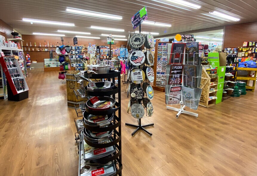 More Photos Of 25817 State Hwy 64, Pittsburg Supermarket For Sale