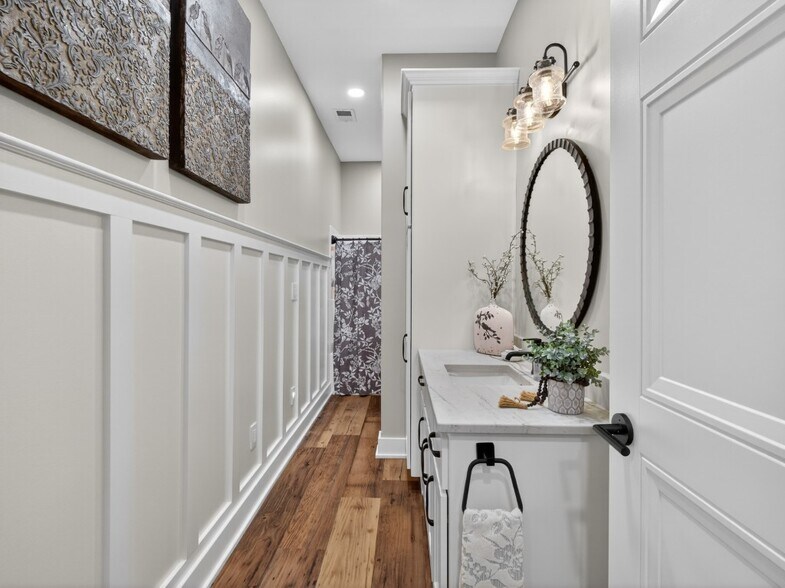 More Photos Of 15306 Covington Rd, Fort Wayne Flex For Sale