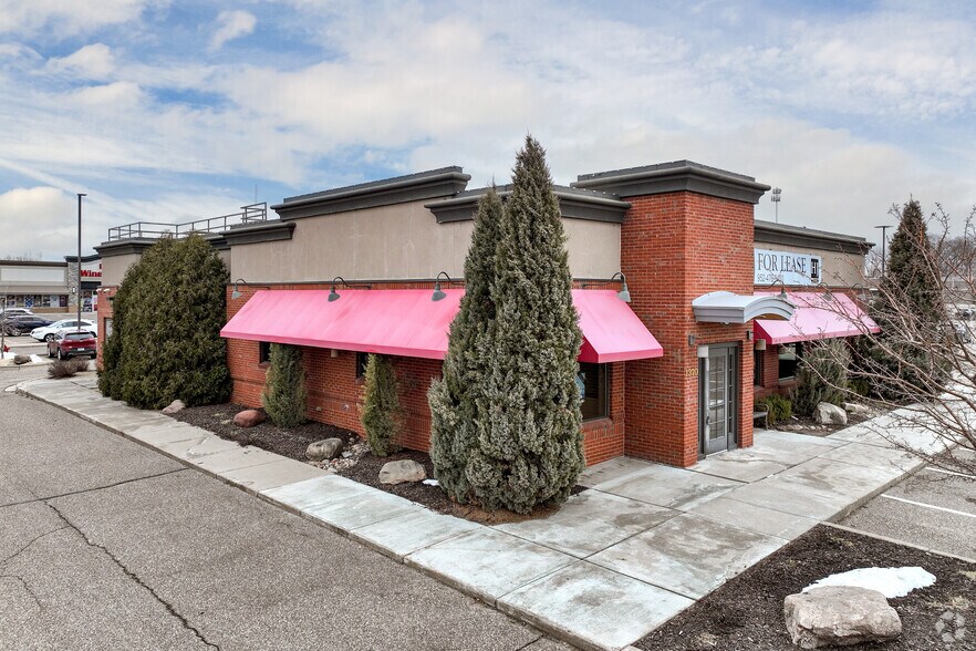 More Photos Of 1370 Babcock Blvd E, Delano Restaurant For Lease