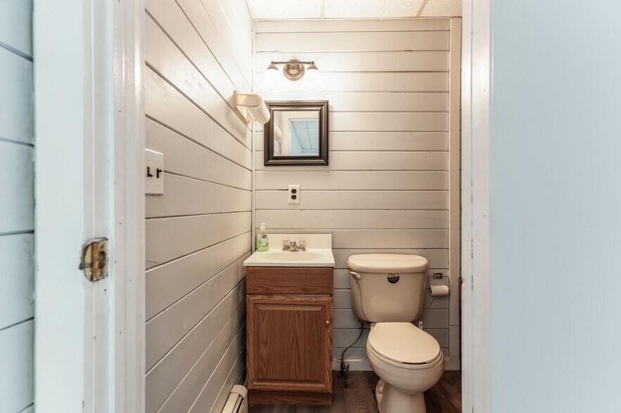 More Photos Of 377 Main St, Center Moriches Storefront Retail Office For Sale