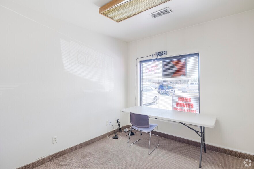 More Photos Of 2410 E Route 66, Flagstaff Storefront Retail Office For Lease