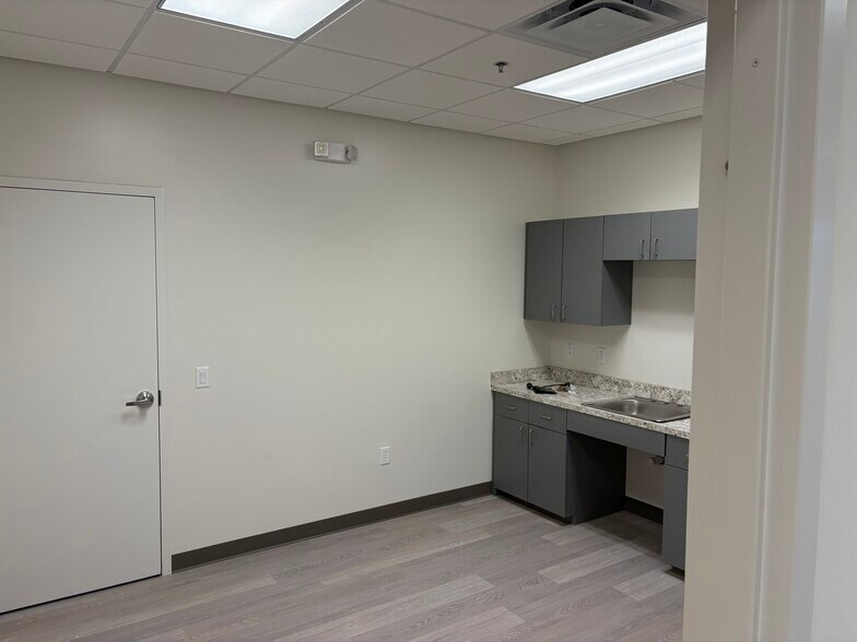 More Photos Of 395 Hickman Dr, Sanford Industrial For Lease