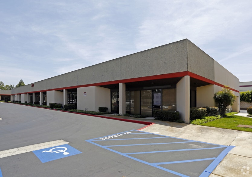 More Photos Of 23342 South Pointe Dr, Laguna Hills Flex For Lease