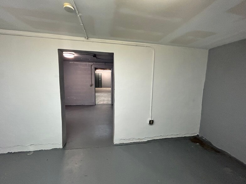 More Photos Of 1100 S Dixie Hwy, Hollywood Freestanding For Sale