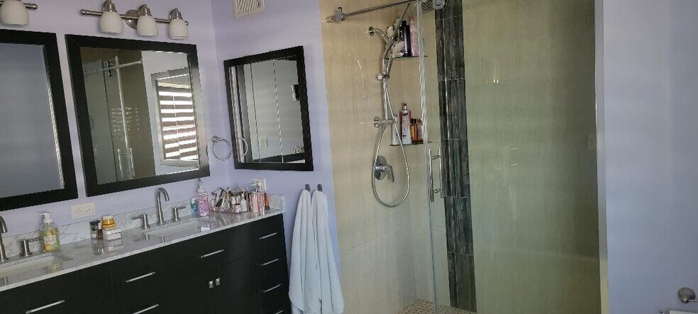 More Photos Of 125 110th Ave, Treasure Island Apartments For Sale
