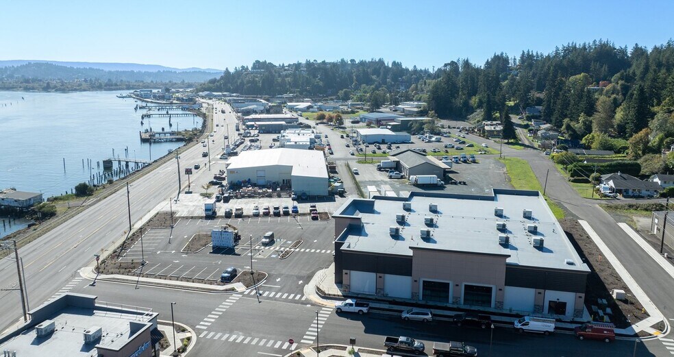 More Photos Of 1233 Teakwood Ave, Coos Bay Freestanding For Sale