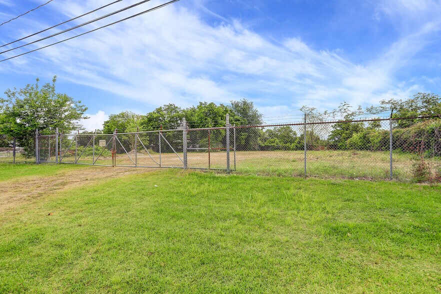 More Photos Of 16534 Market St, Channelview Land For Sale