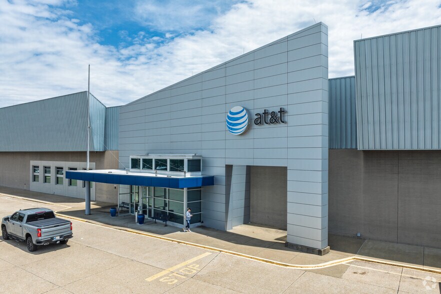 Primary Photo Of 5101 Vogel Rd, Evansville Office For Lease