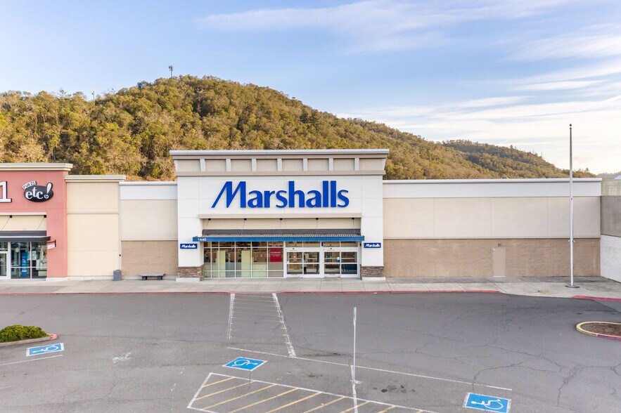 More Photos Of 1444 NW Garden Valley Blvd, Roseburg Unknown For Lease