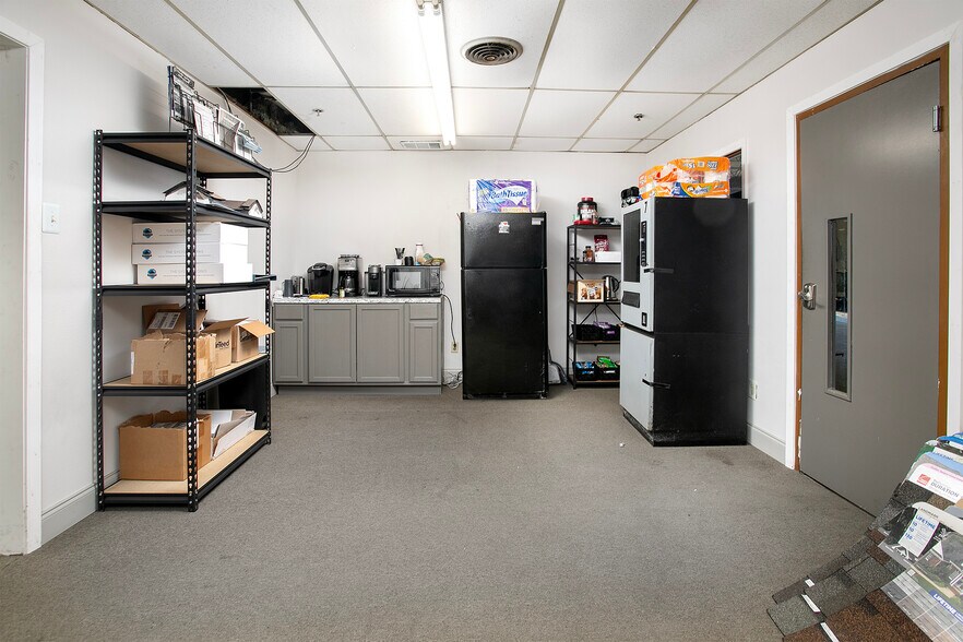 More Photos Of 127 SH 31, Longview Distribution For Lease