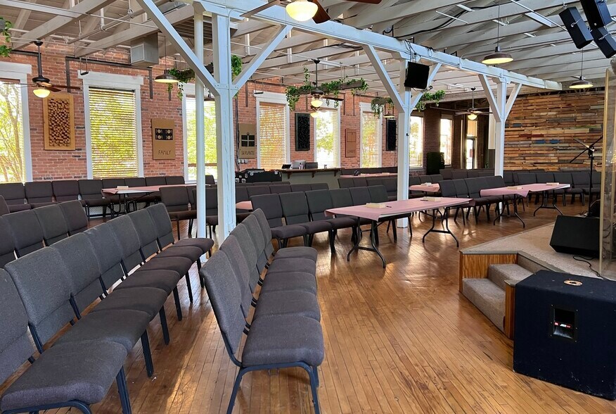 More Photos Of 315 W Solomon St, Griffin Office For Sale