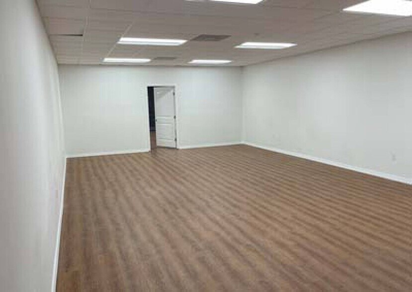 More Photos Of 407 US 90 Hwy, Waveland Office For Lease