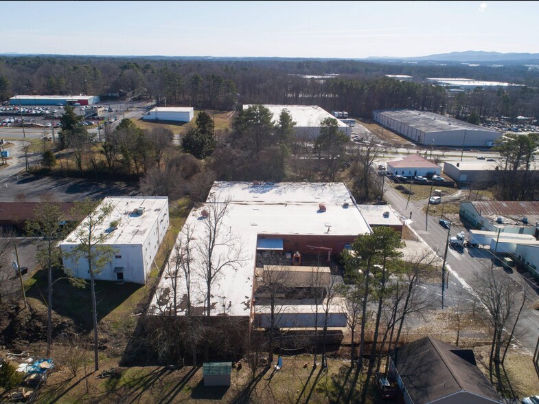 More Photos Of 503 11th Ave, Dalton Manufacturing For Sale