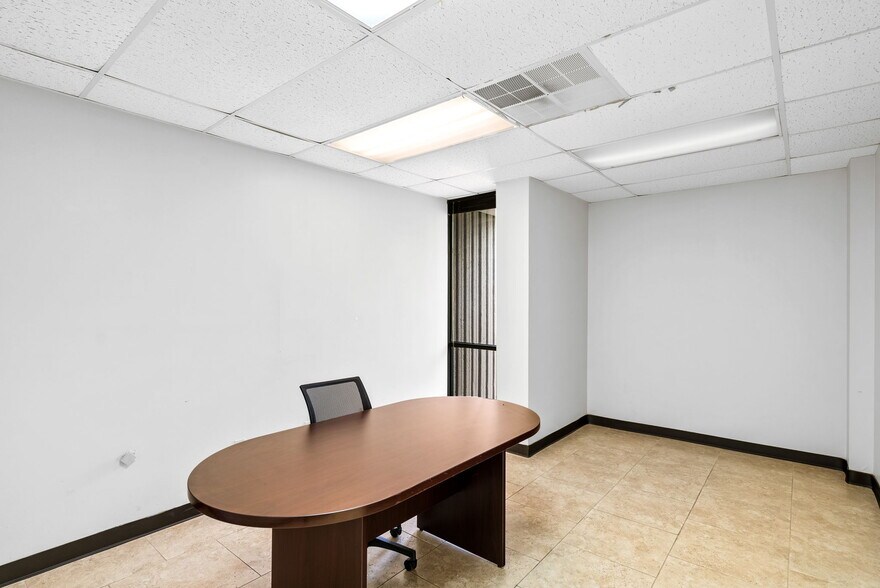 More Photos Of 9502 Computer Dr, San Antonio Medical For Sale