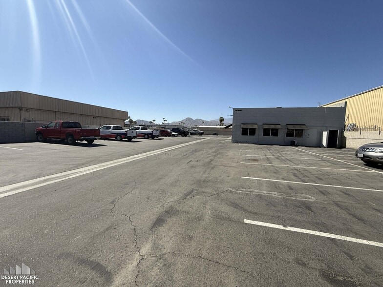More Photos Of 74883 Velie Way, Palm Desert Service For Lease