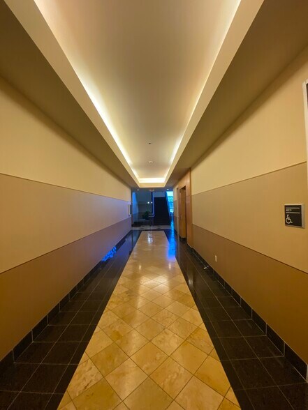 More Photos Of 785 Greens Pky, Houston Office For Sale